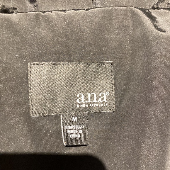Ana puffer jacket. - Picture 4 of 5